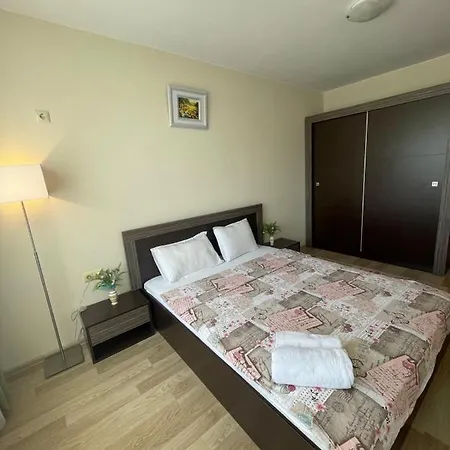 Lifestyle Delux -nesebur Sp Апартаменти